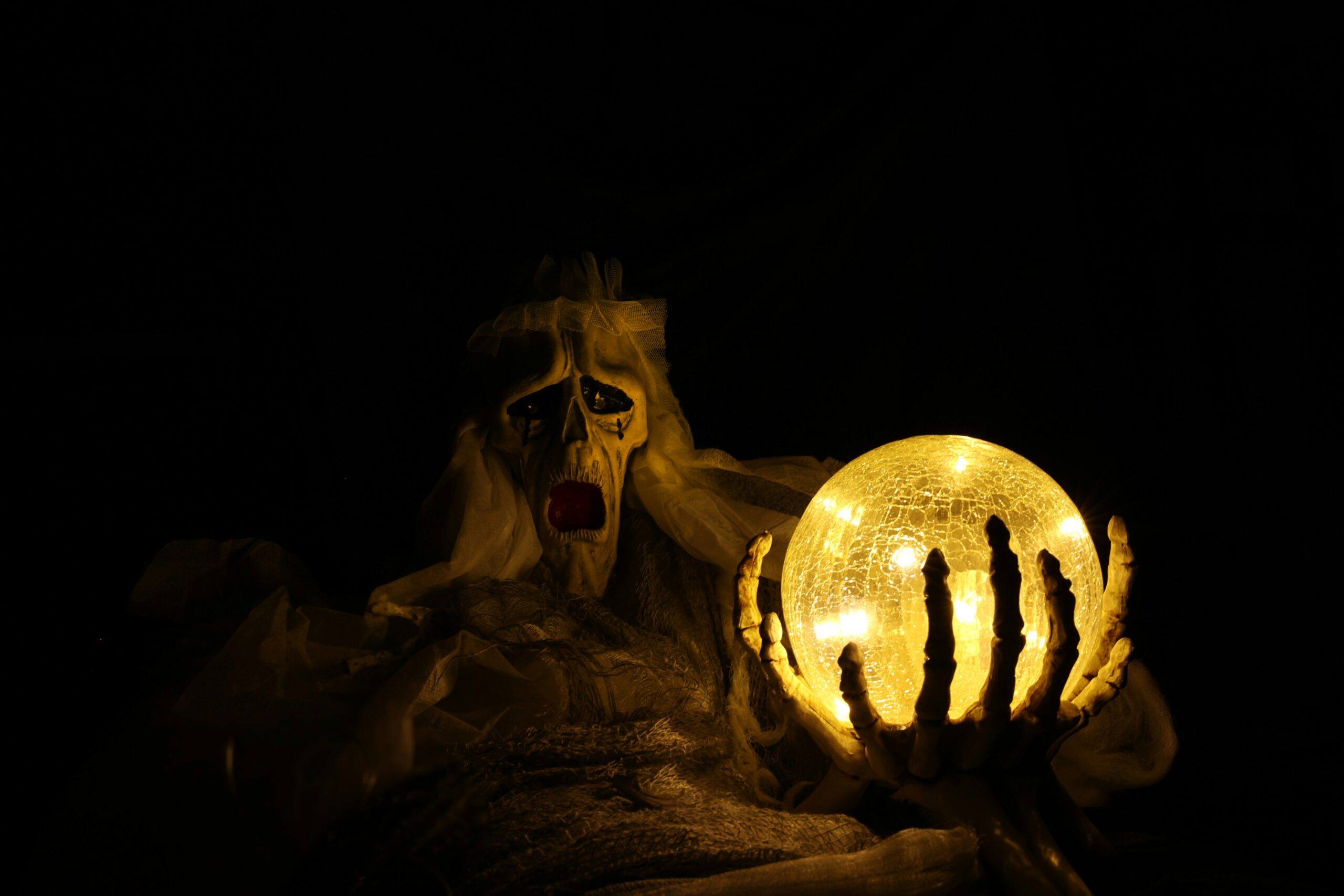 The Ultimate Halloween Travel Guide: Events, Tours, and Where to Stay in New York, Salem, and Edinburgh