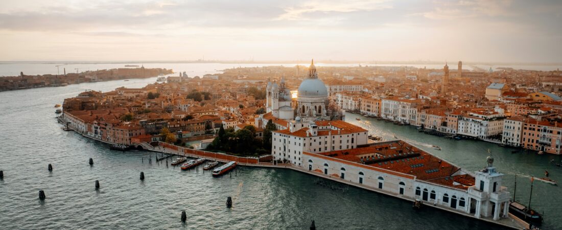 How to Beat the Crowds in Rome: The Ultimate 2026 First-Timer’s Guide