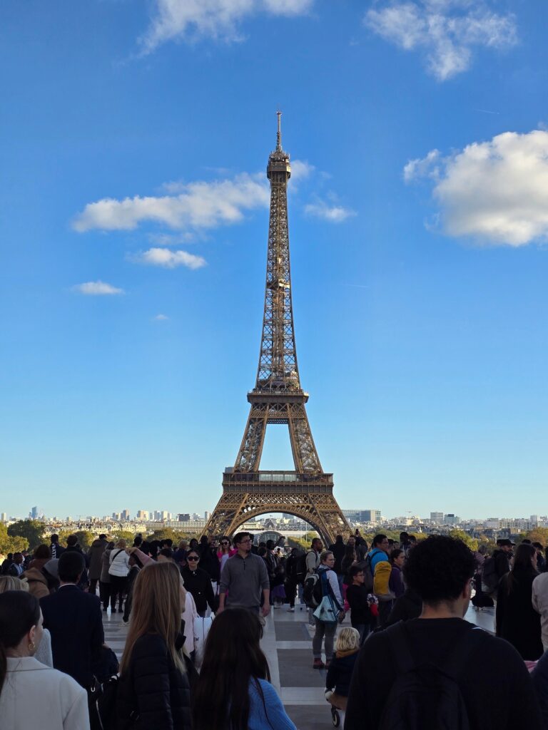 Fewer crowds at the Eiffel Tower during early morning visiting hours